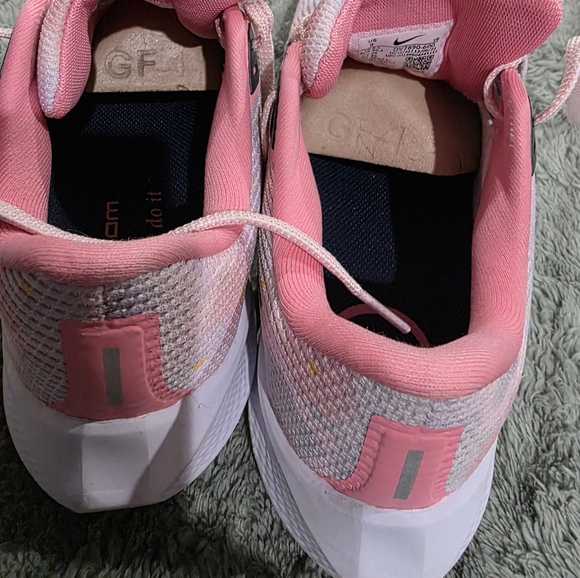 Nike Pink and Blue Athletic Shoes with Cushioned Support - Picture 3 of 9